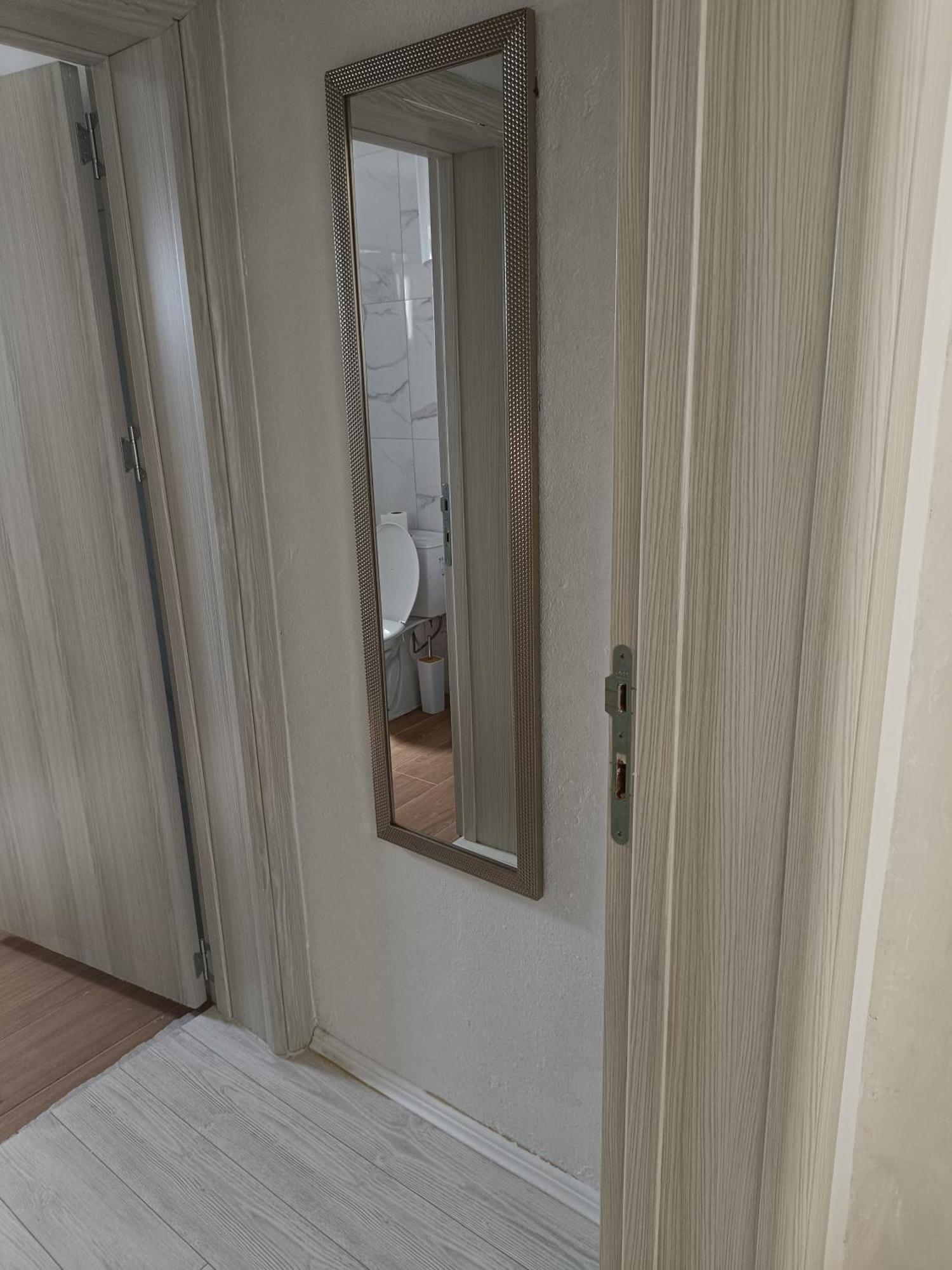 Matija Airport Apartment Mitrovici  Exteriör bild