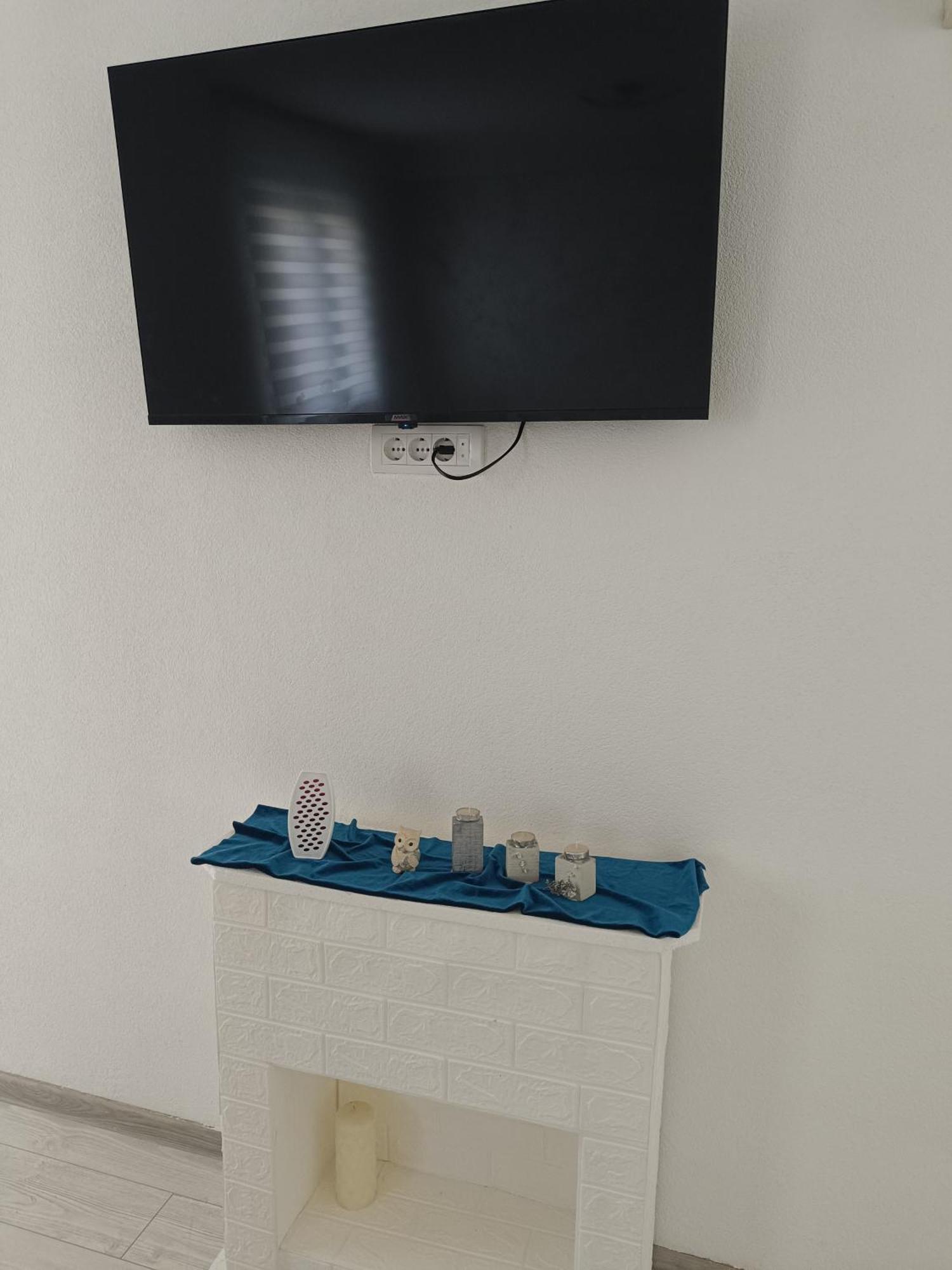 Matija Airport Apartment Mitrovici  Exteriör bild