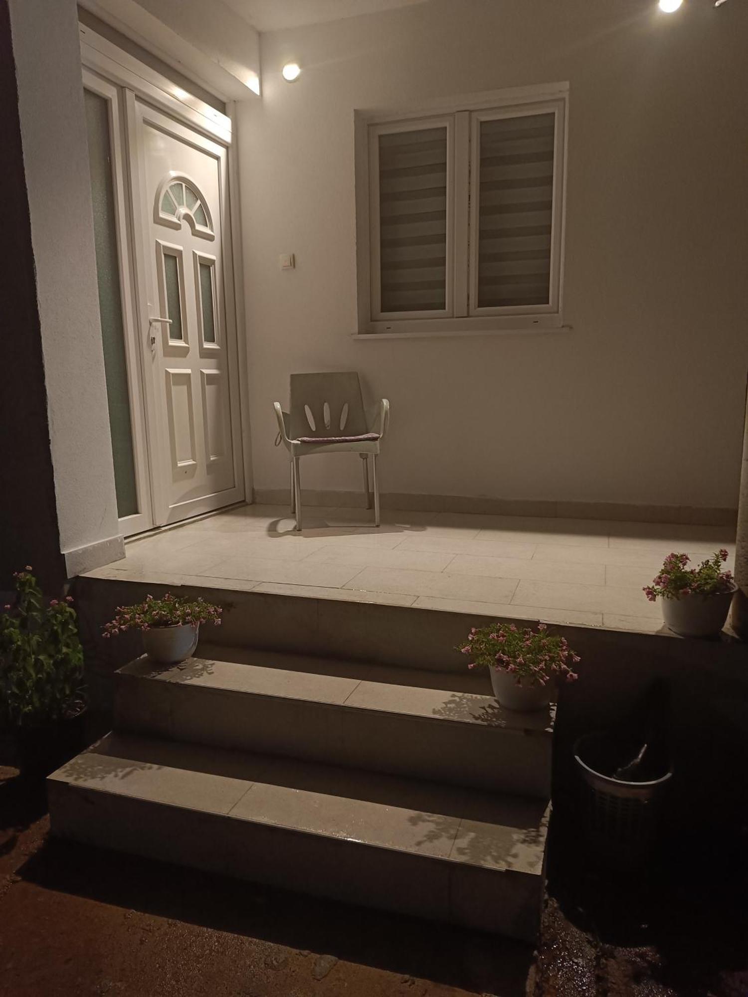 Matija Airport Apartment Mitrovici  Exteriör bild